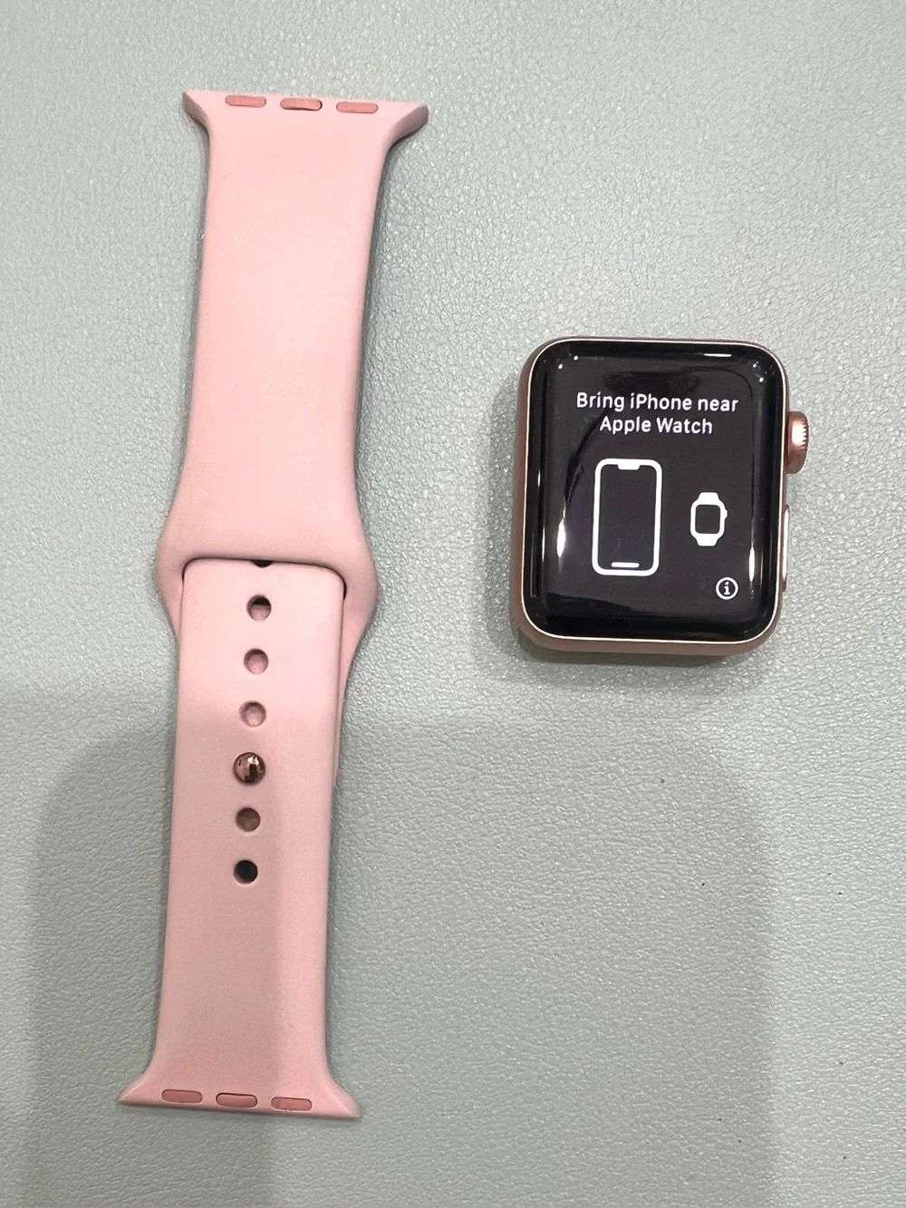 Apple Watch Series 3 GPS + Cellular 38MM Rose Gold Aluminum Pink Silicone Band